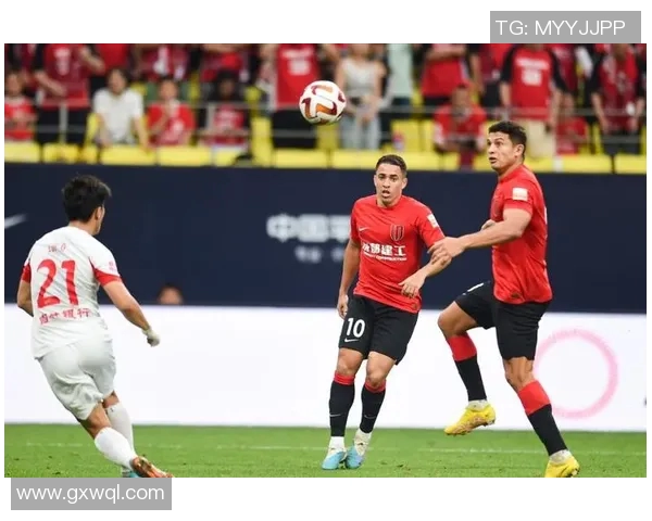 罗慕洛精彩破门助力成都蓉城赢得关键胜利展现球队强大实力 罗慕洛精彩破门助力成都蓉城赢得关键胜利展现球队强大实力