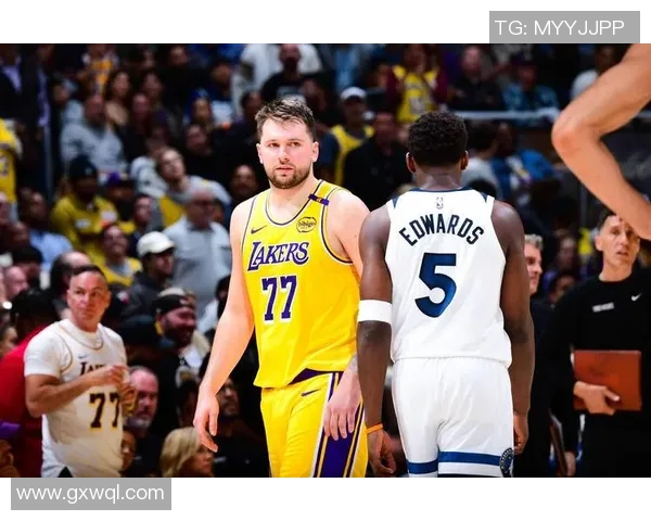 爱德华兹在NBA赛场的崛起与挑战解析