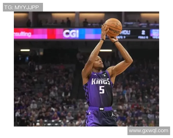 雄鹿球员膝伤缺阵，季后赛前景蒙上一层阴影